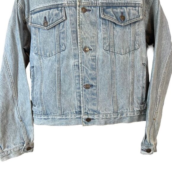 Vintage 90’s Gap Denim USA Flag Graphic Jean Trucker Jacket - Picture 4 of 15